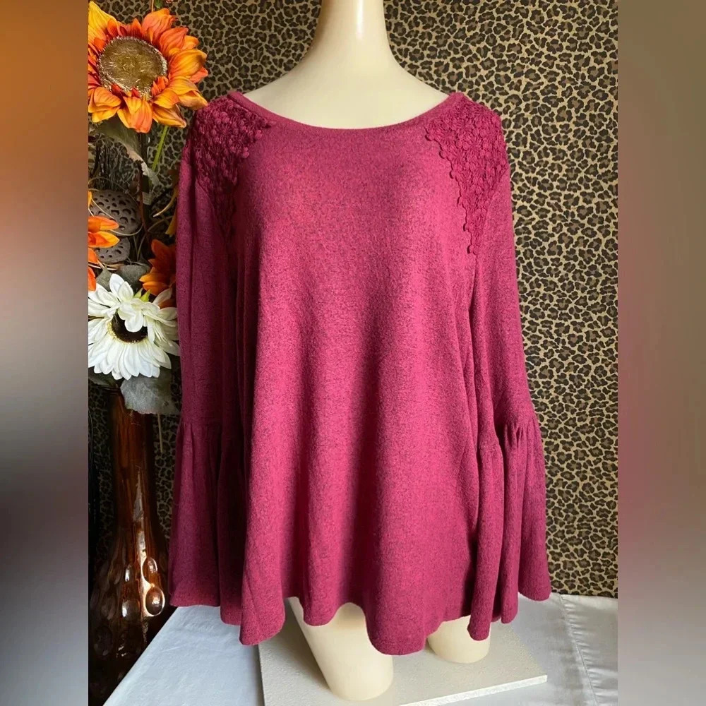 🦋B2G1🦋STUDIO JPR Red Marbled 3/4 Bell Sleeved Sweater | LARGE |